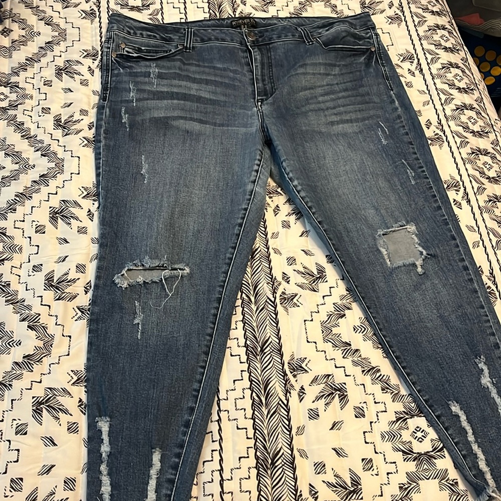 Forever 21 Plus Distressed Jeans Size 20